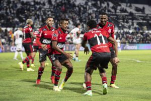 Jogadores do Flamengo em dim de contrato que podem reforçar seu time