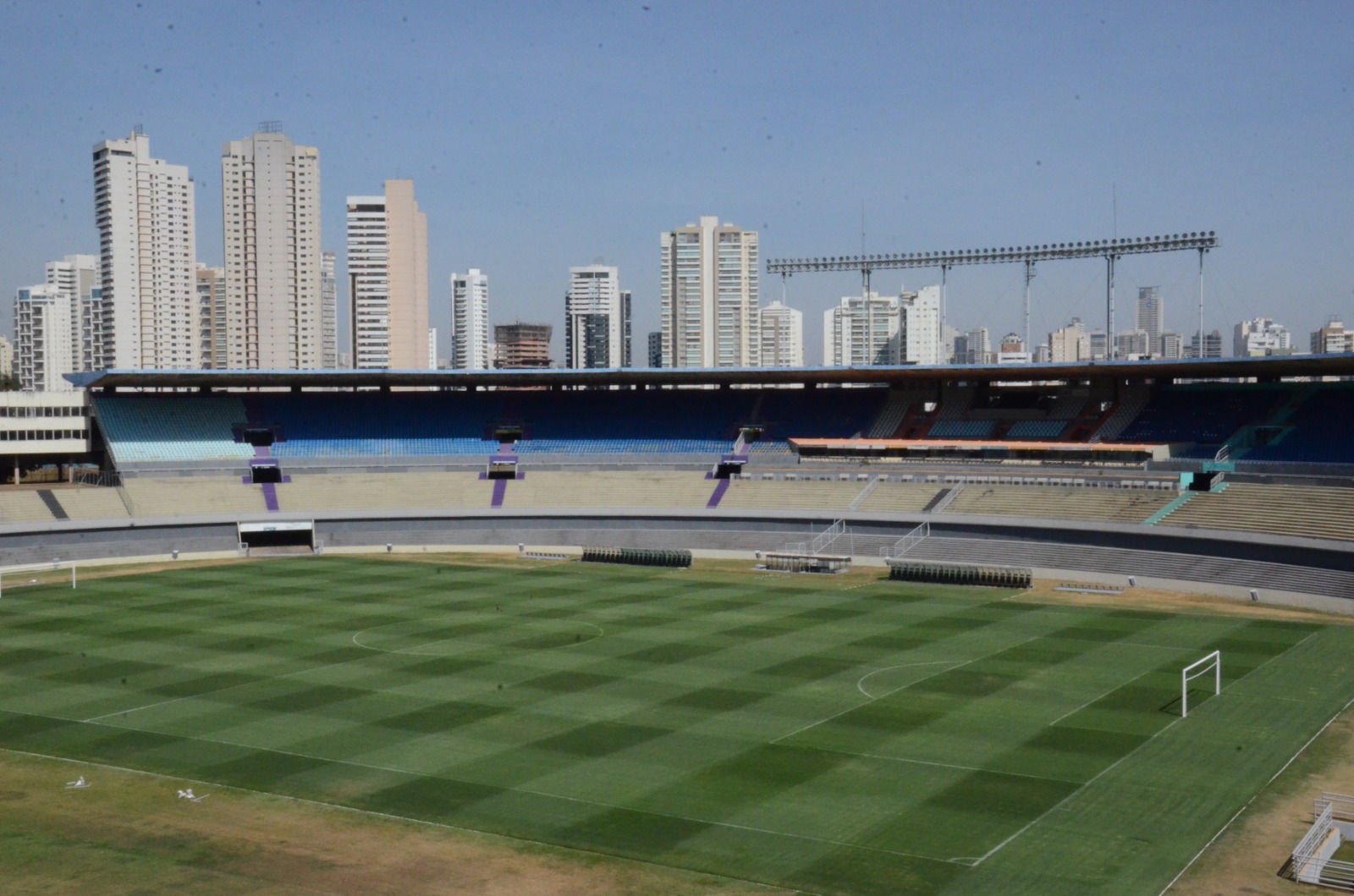 Vila Nova aprova volta ao Serra Dourada e estuda novos jogos no local