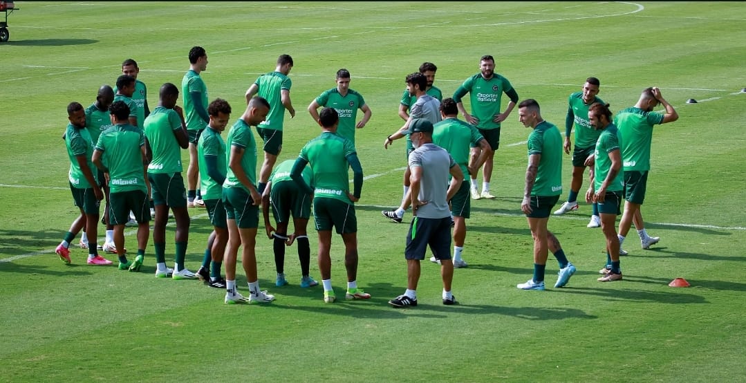 Bahia arrasa Goiás e coloca três jogadores na Seleção da Rodada